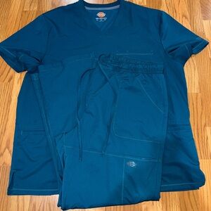 Dickies 2XL Caribbean Blue scrub top and bottom.